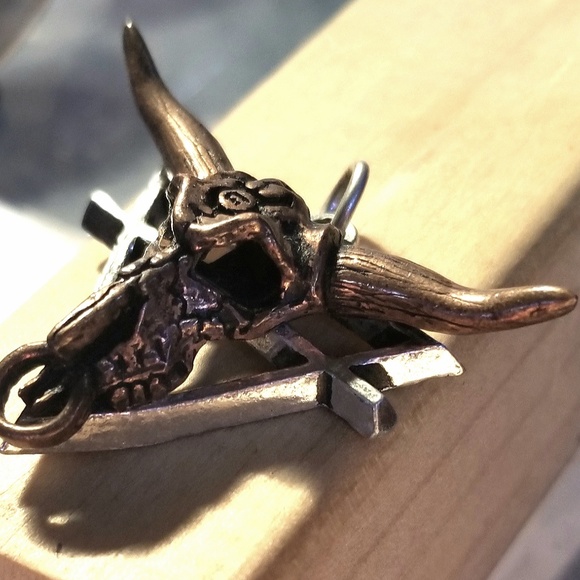 RARE Vintage Alchemy Gothic Taurus Zodiac Pendant - Picture 1 of 2